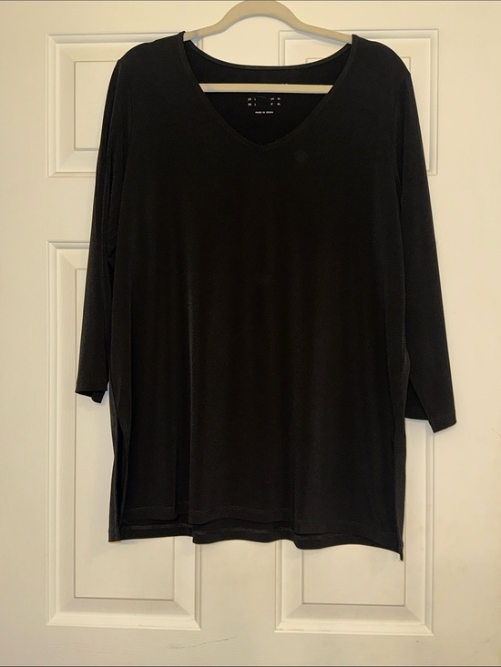 Susan Graver Tops - Susan Graver Black V-Neck Long Sleeve Tunic